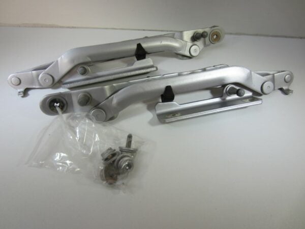 Scharnieren achterklep Alfa 166 (set)