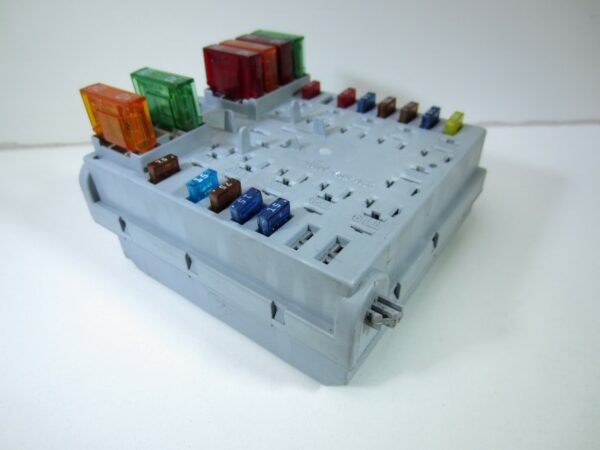 Compartiment moteur boîte à fusibles Alfa 147 – Image 6