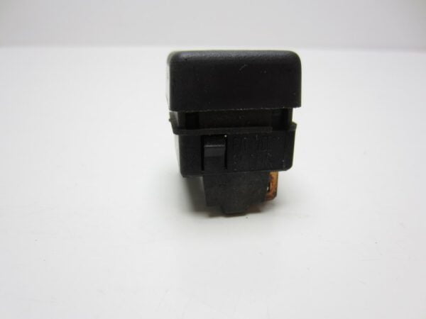 Knop dashboard Lancia Delta Integrale mistlamp achterzijde - Afbeelding 2