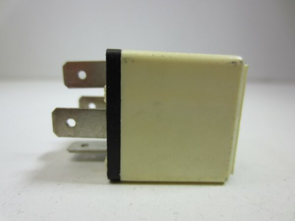 Relay white 5-pole 25A for a.o. Radiator fan Lancia Delta Integrale NOS - Image 2