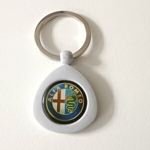 Portachiavi in metallo grigio chiaro con logo Alfa Romeo