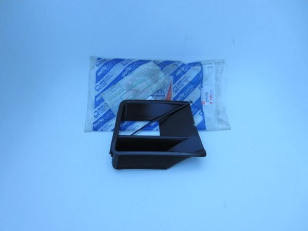 Plug voorbumper Delta 2