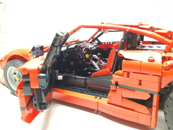 Set di costruzioni MOC Ferrari F40 in mattoni in scala 1:8 - immagine 19