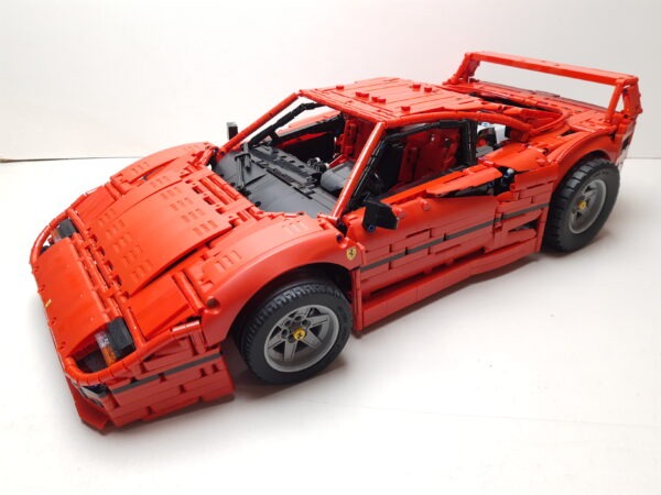 Set di costruzioni MOC Ferrari F40 in mattoni in scala 1:8 - immagine 6