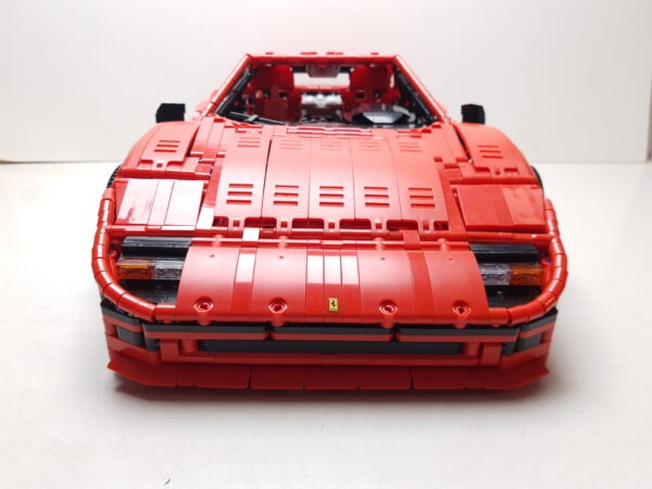 Set di costruzioni MOC Ferrari F40 in mattoni in scala 1:8 - immagine 7