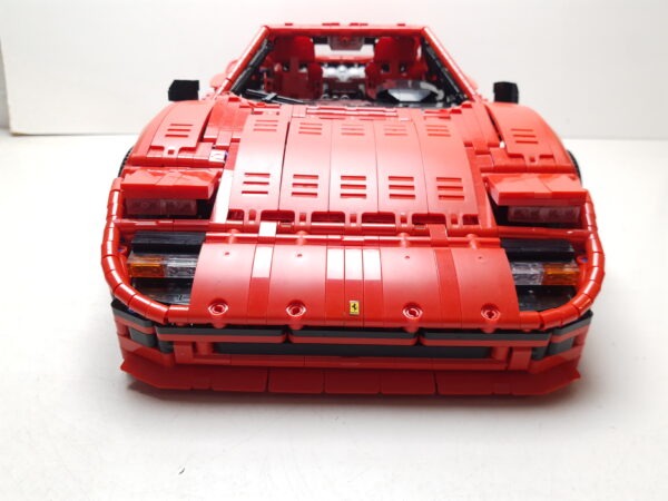 Set di costruzioni MOC Ferrari F40 in mattoni in scala 1:8 - immagine 10