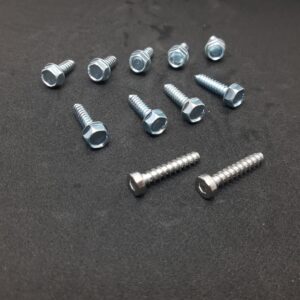 Jeu de vis pour le montage des ailes de la Lancia Delta HF Integrale, 11 pièces