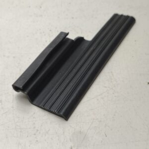 Cache d'angle en plastique pour le compartiment moteur, côté gauche, Lancia Delta Integrale Evo