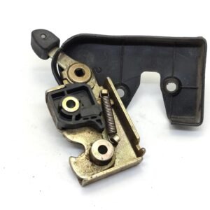 Fixation de siège arrière gauche avec cache Fiat Panda Lancia Delta 82429844